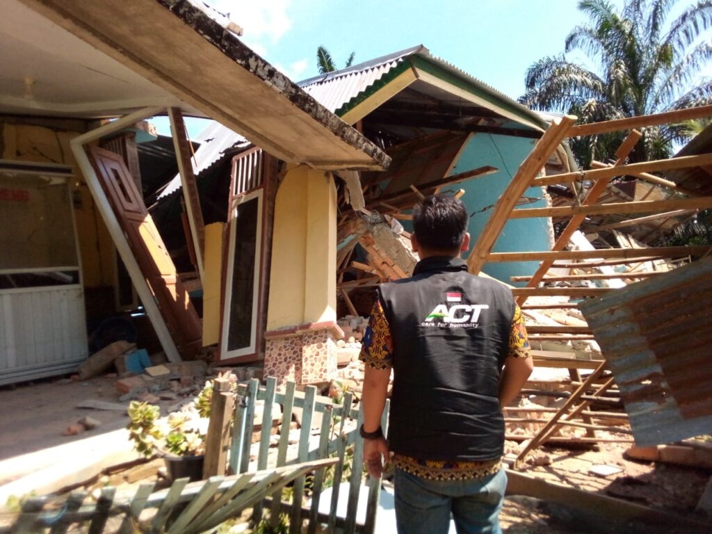 Support M6.2 Earthquake victims in West Sumatra