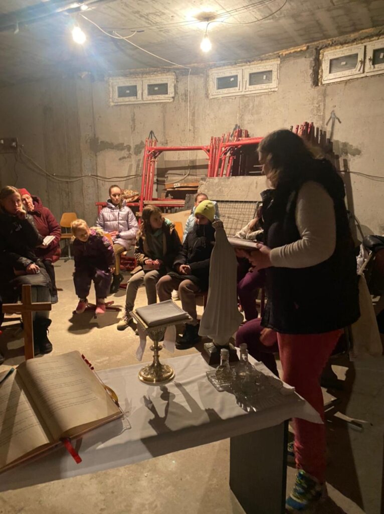 Help refugees from eastern Ukraine