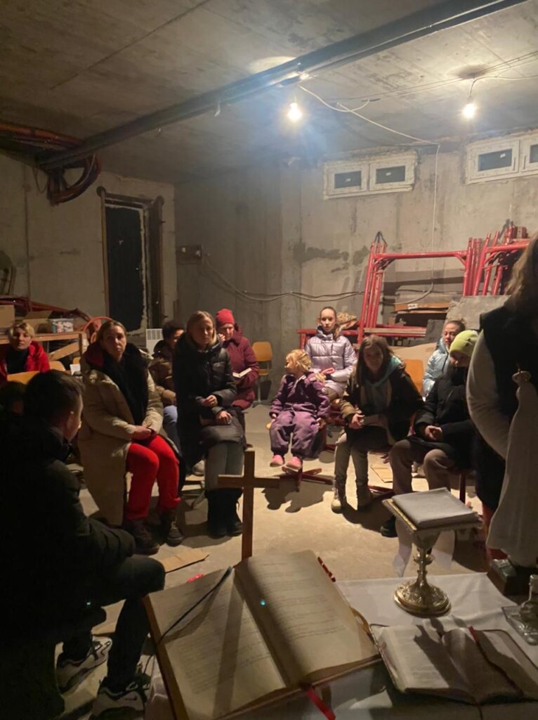 Help refugees from eastern Ukraine