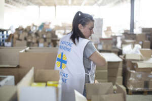 Well-stocked logistics warehouse in Lviv(c)Caritas