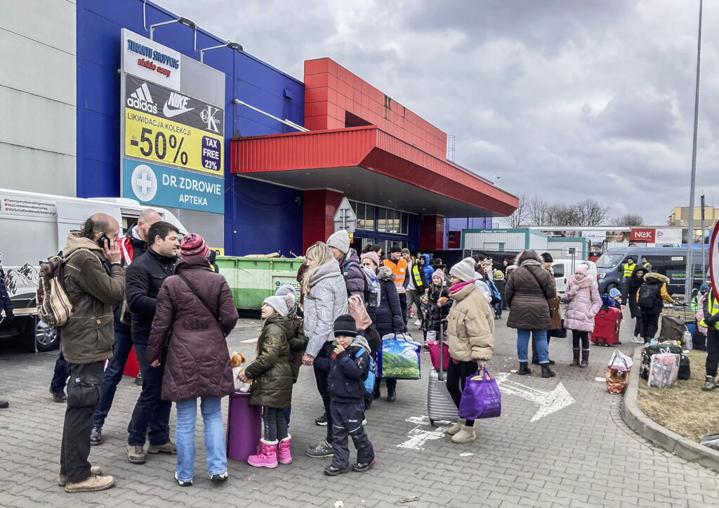 Help Ukrainian refugees