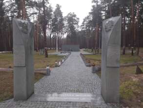 PAY IT FORWARD - visiting Polish war cementary