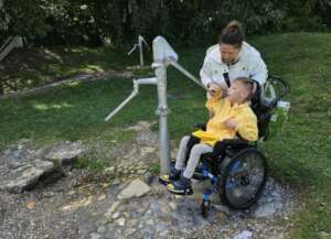 PAY IT FORWARD - Mykhailo with mom