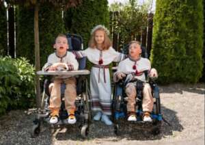 PAY IT FORWARD - Mykhailo and Serhiyko with sister