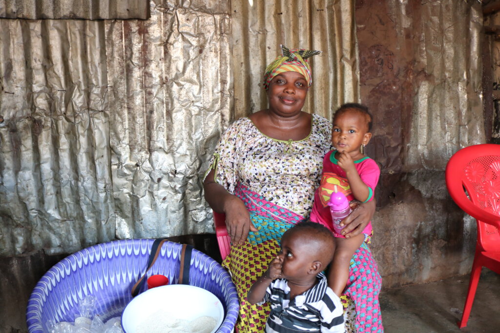 Support 90 micro-entrepreneurs in Sierra Leone