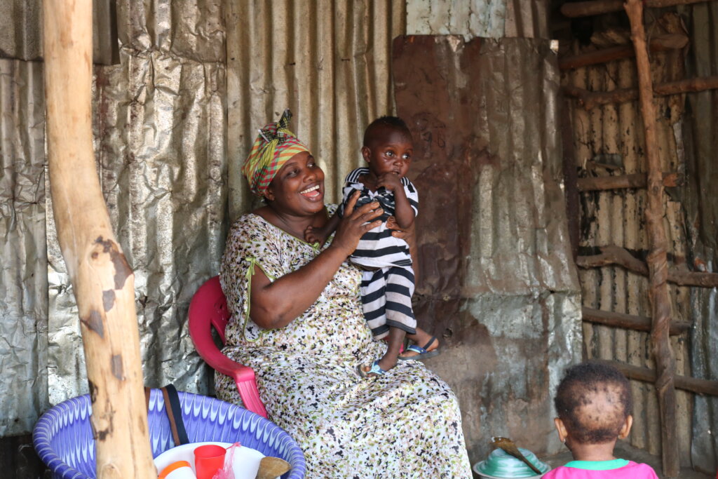 Support 90 micro-entrepreneurs in Sierra Leone