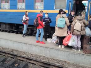 Bagged Lunches For Refugees on Train