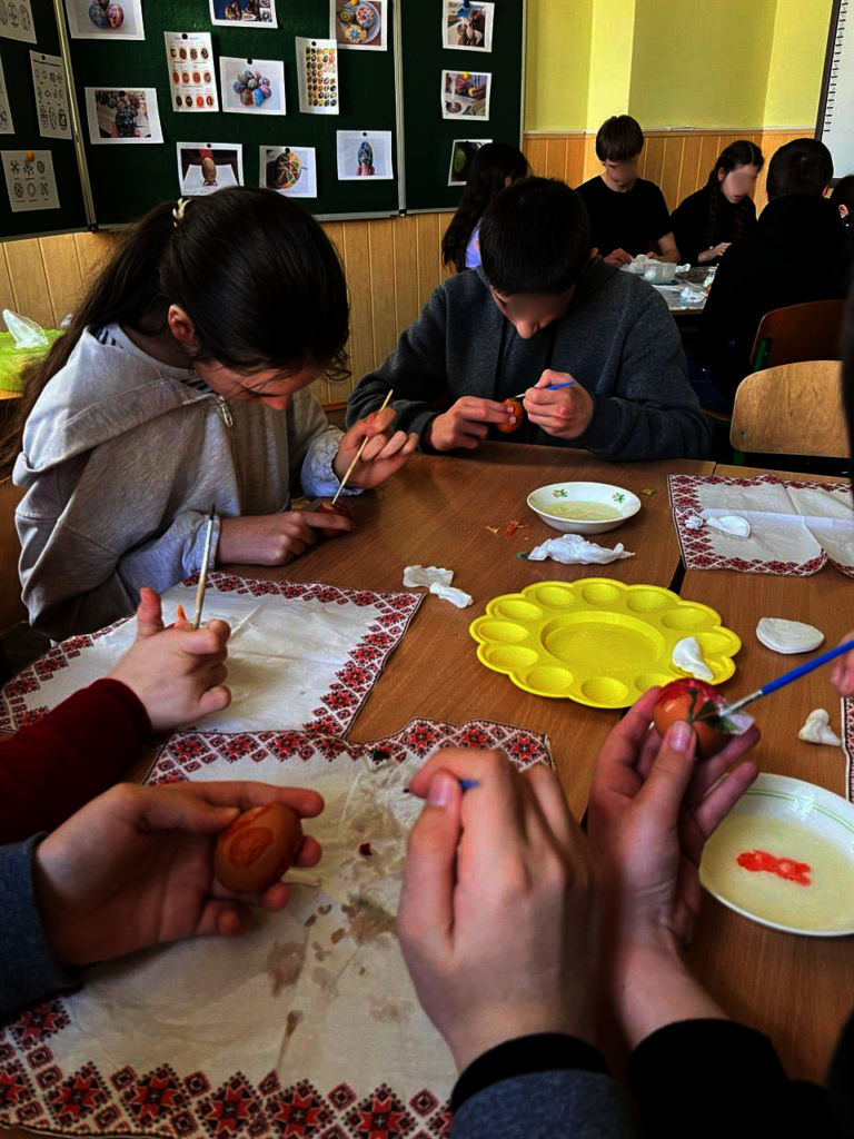HELP UKRAINE - Humanitarian relief in Chernivtsi