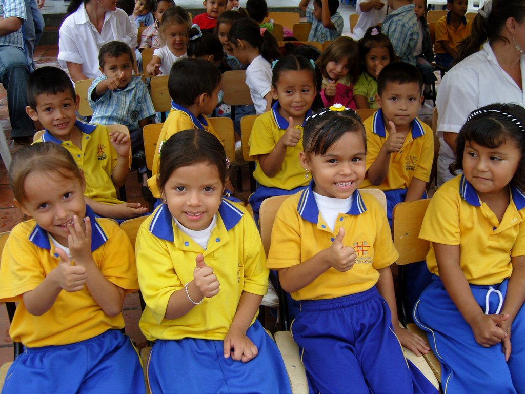 Educate 160 Colombian orphans and conflict victims