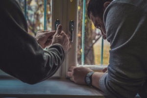 installing window insulation