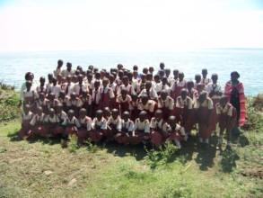 Group photo in front of Lake Victoria