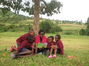 Kakenya bonds with the students, Jan. 2011