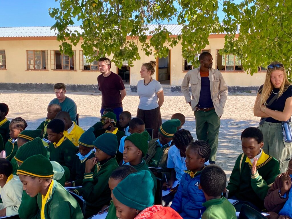 EfA staff, visiting students & EEC children