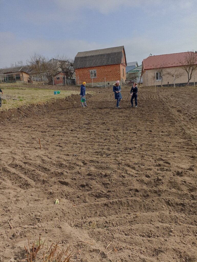 Resiliency Gardens for Ukrainian Refugees and IDPs