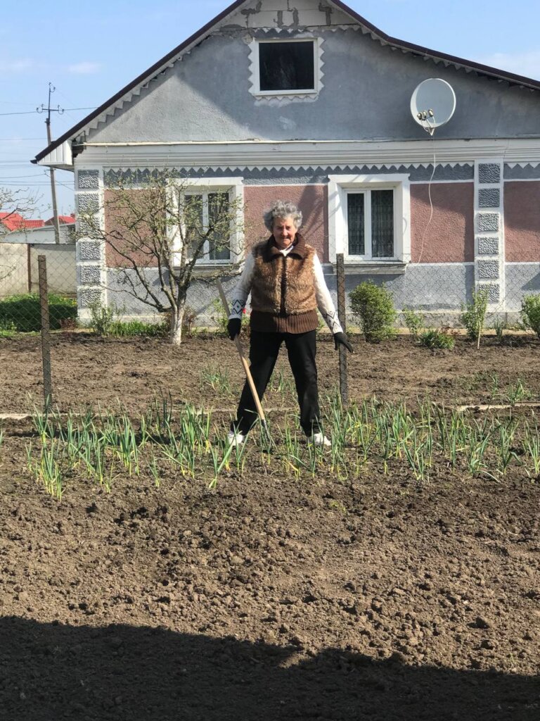 Resiliency Gardens for Ukrainian Refugees and IDPs