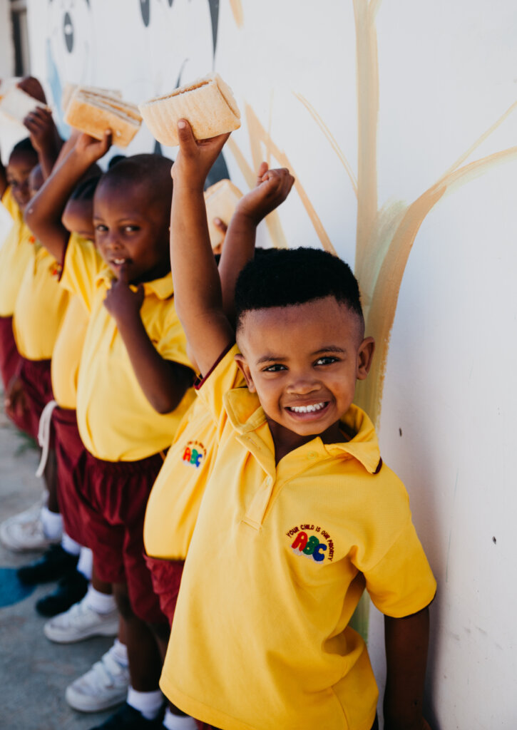 50 edu-libraries to children in poverty in Africa