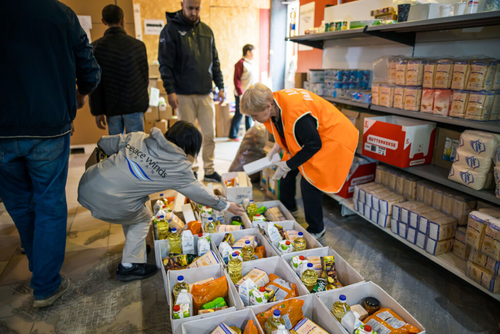 Help keep the Ukrainian refugee center safe.