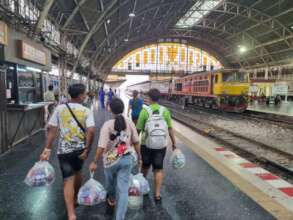 Distributing food at the train station