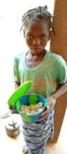 girl with lunch