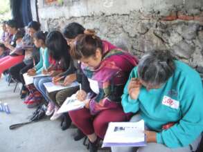 Red de Mujeres del Bajio en taller de autocuidado.