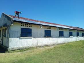 Roof repair at Sarisambo primary school