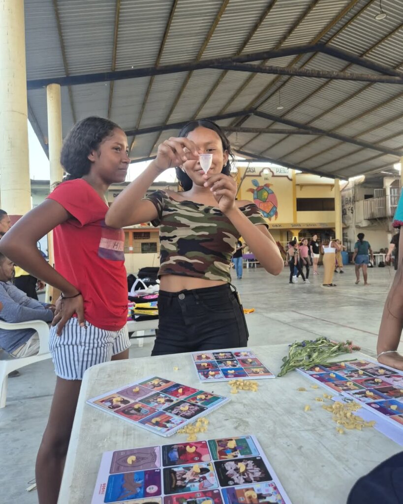 Artistic and feminist camp for girls' rights