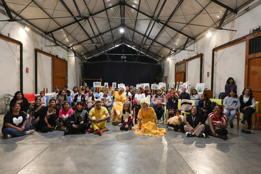 Artistic and feminist camp for girls' rights