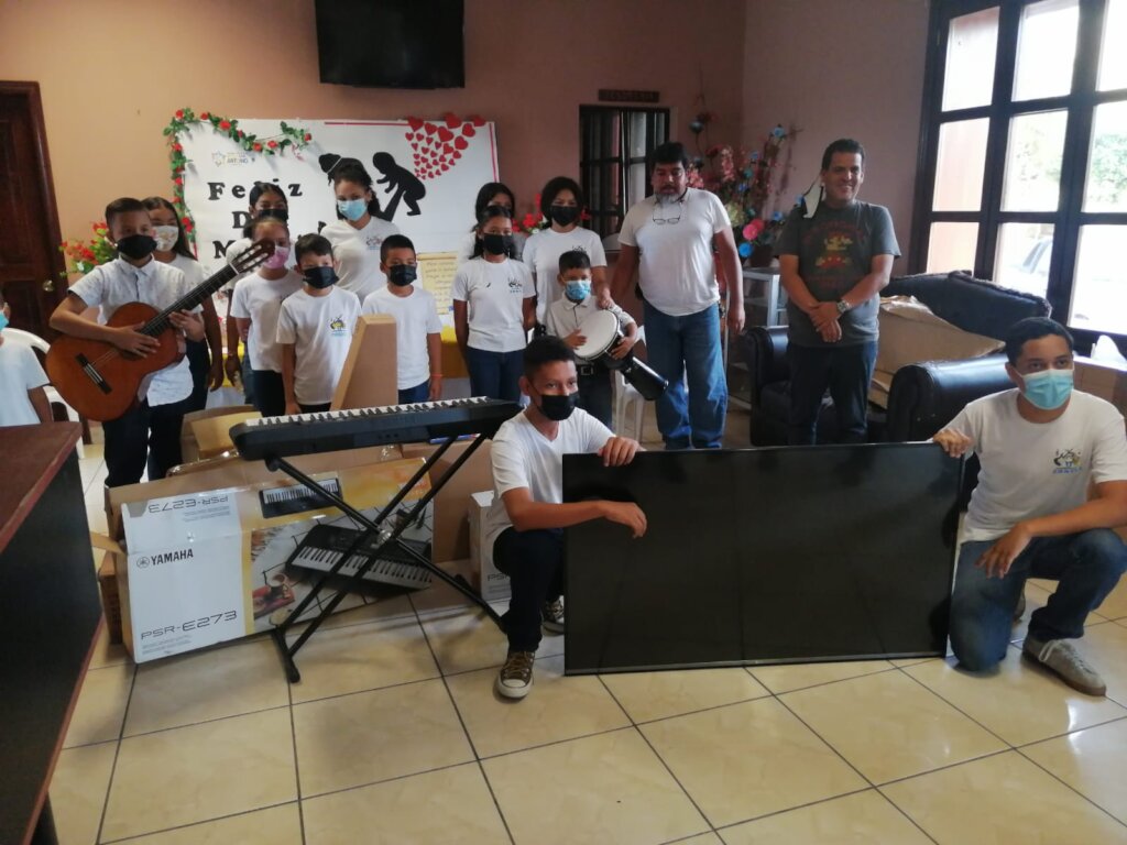 SUPPORTING A SCHOOL OF MUSIC IN HONDURAS