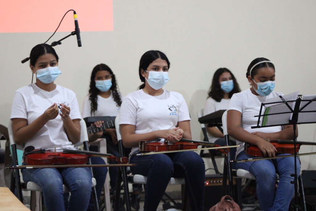 SUPPORTING A SCHOOL OF MUSIC IN HONDURAS