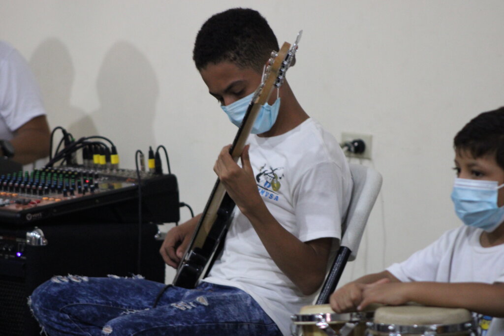 SUPPORTING A SCHOOL OF MUSIC IN HONDURAS