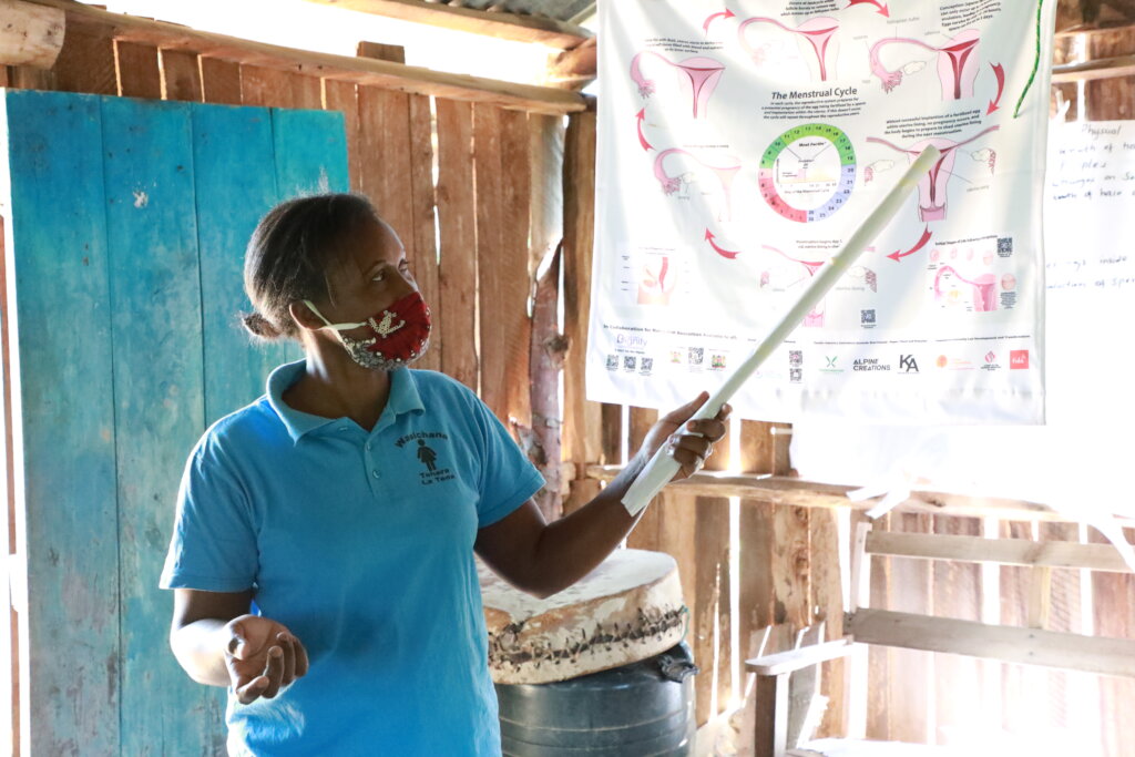 500 reusable sanitary kits with support workshops