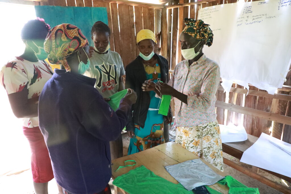 500 reusable sanitary kits with support workshops