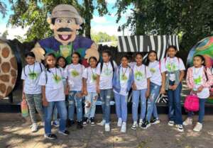 Rally Parlama participants visiting the Aurora Zoo