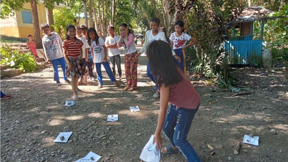 Help Struggling Filipino Kids Read