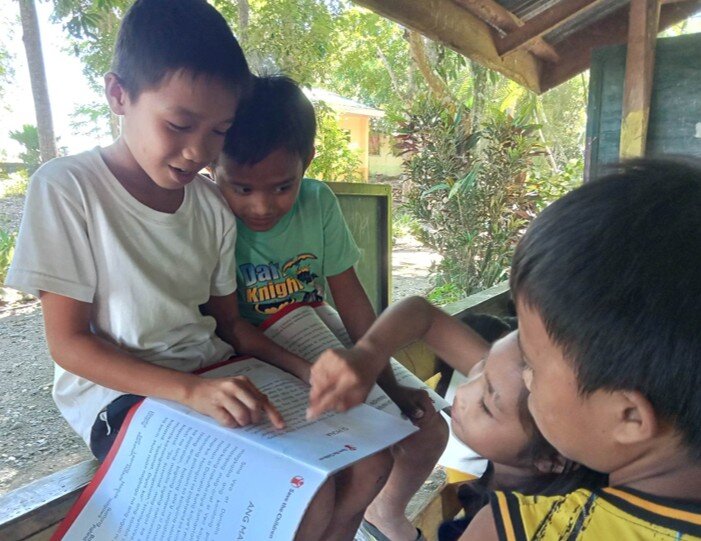 Help Struggling Filipino Kids Read