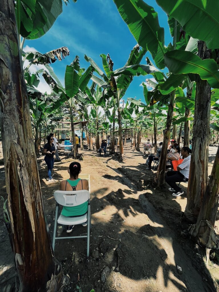 Help women's sustainable businesses in Costa Rica