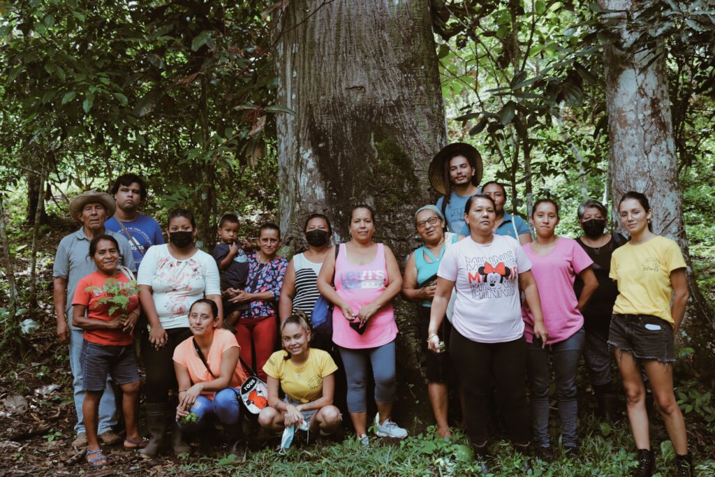 Help women's sustainable businesses in Costa Rica
