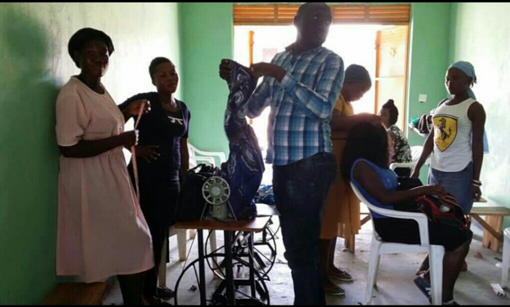 Train 500 Youth in aprenticeship/skills in Uganda