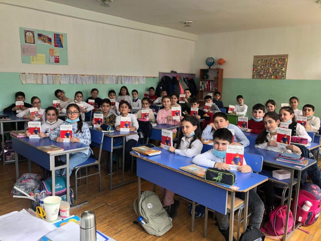 Students with books purchased by Zartnir