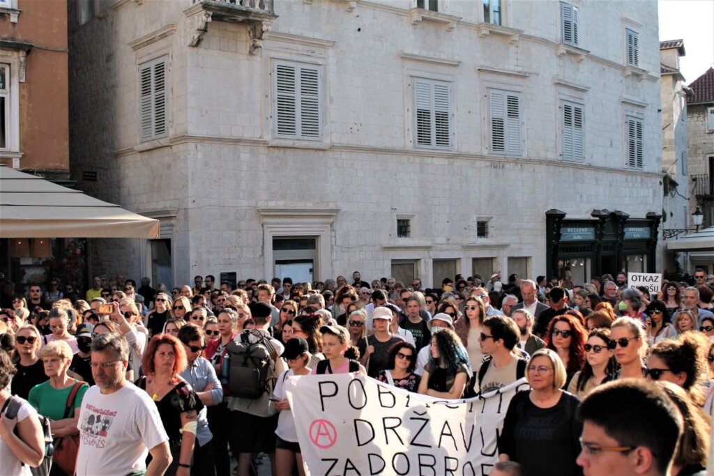 Safe housing for women victims of violence