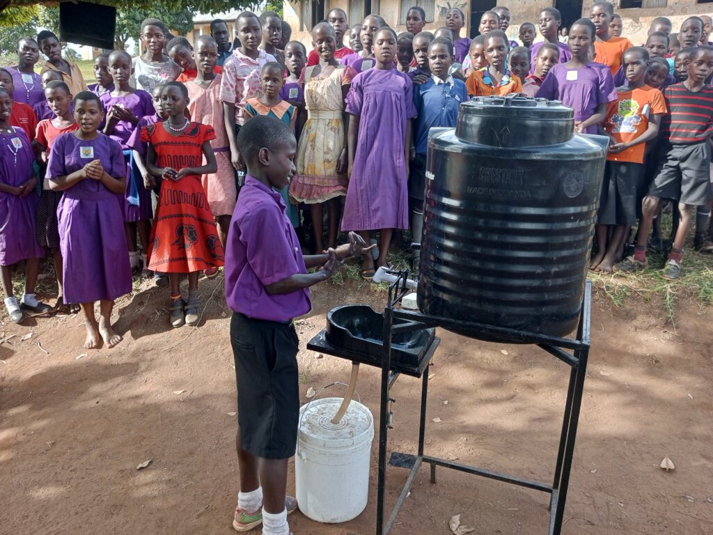 Safe drinking water for 20 schools in Uganda GlobalGiving