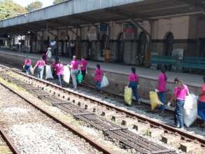 Students clear rubbish from Hatton railway line