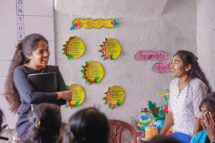 Miss Rathnayake with her students