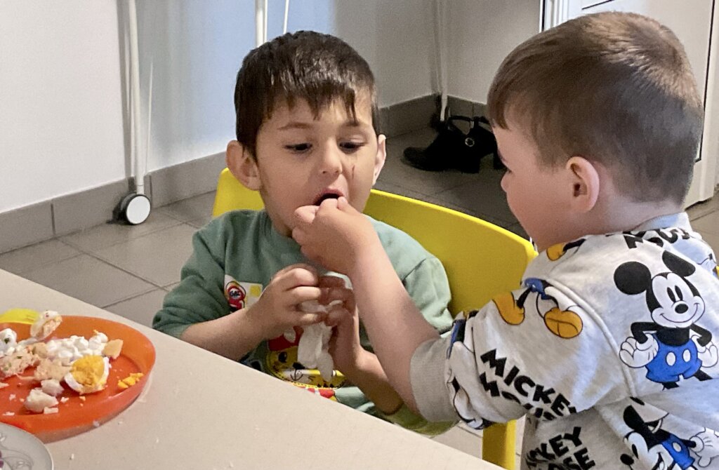Give Healthy Meals to Disabled Romanian Orphans