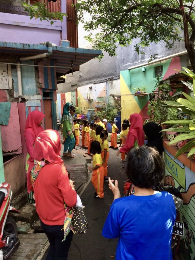 Teaching Reading in Poor Communities in Jakarta