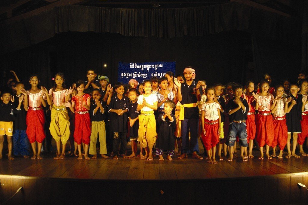 Summer Arts Camp for Orphans 2010 - Cambodia