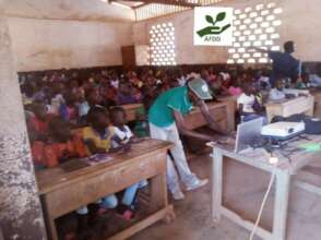Teaching session on hand wasching from pupils