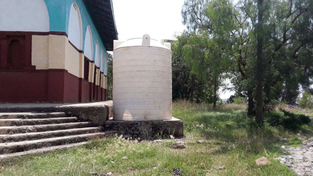 this roof harvestin tanker needs repair