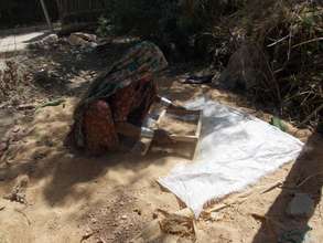 Women sorting stones for nadi