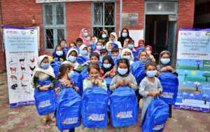 Helping Afghan Children Go to School in Pakistan